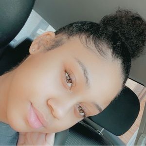 Meet your Posher, Antonia